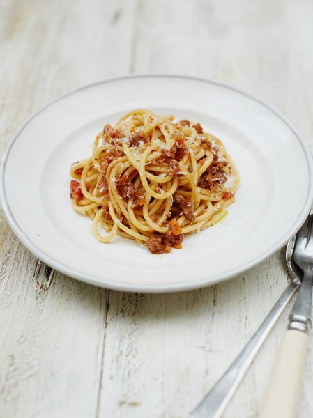 jamie oliver, cooking, spaghetti bolognese