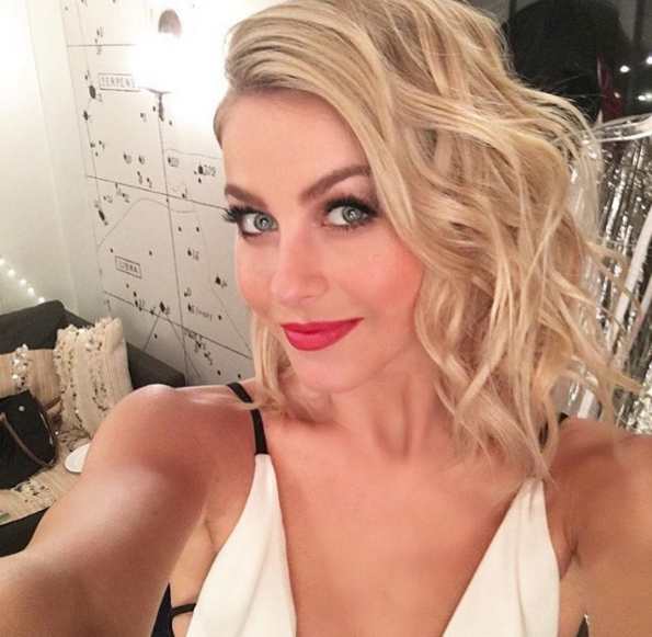 Steal Her Style-Julianne Hough